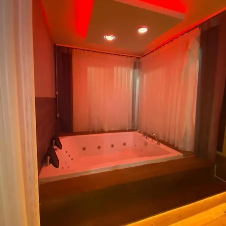 Poli Kirkpinar - Incredible View And Nature Of Kirkpinar, 3-room With Turkish Hamam, Jacuzzi And Heated Pool *