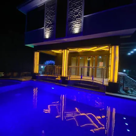 Poli Kirkpinar - Incredible View And Nature Of Kirkpinar, 3-room With Turkish Hamam, Jacuzzi And Heated Pool Villa Sapanca
